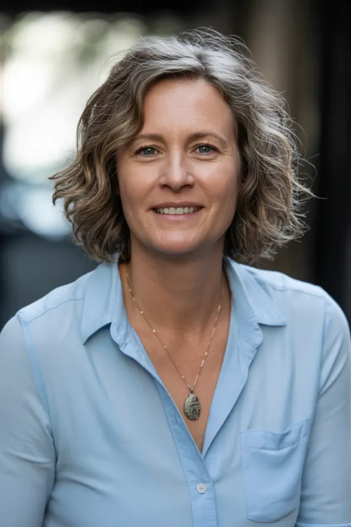 28. Wavy Shoulder Length Hair