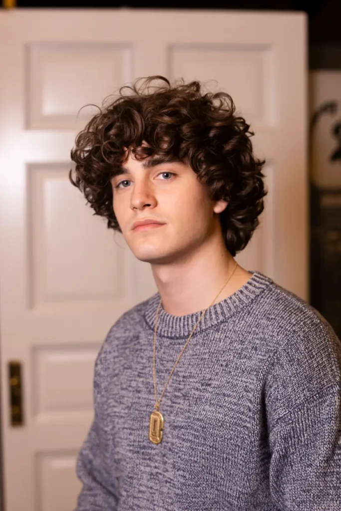 6. Loose curly hair